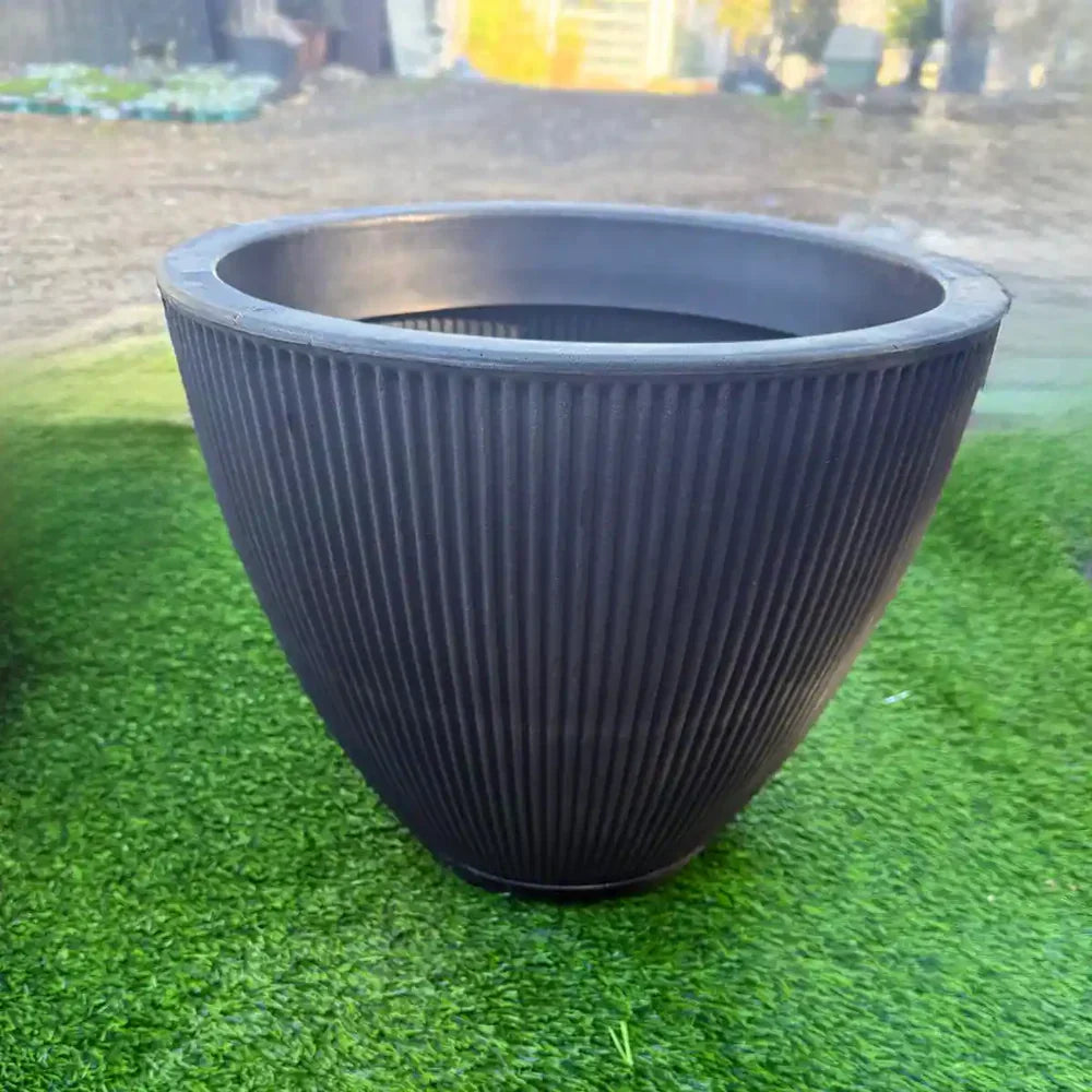 כד פסים מפלסטיק ברזילאי