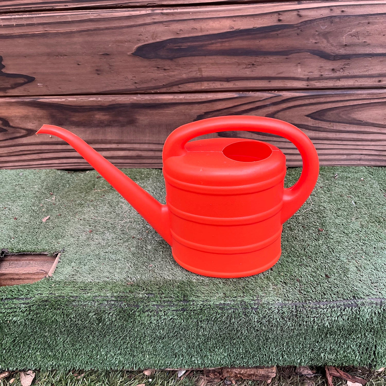 משפך 1 ליטר אדום