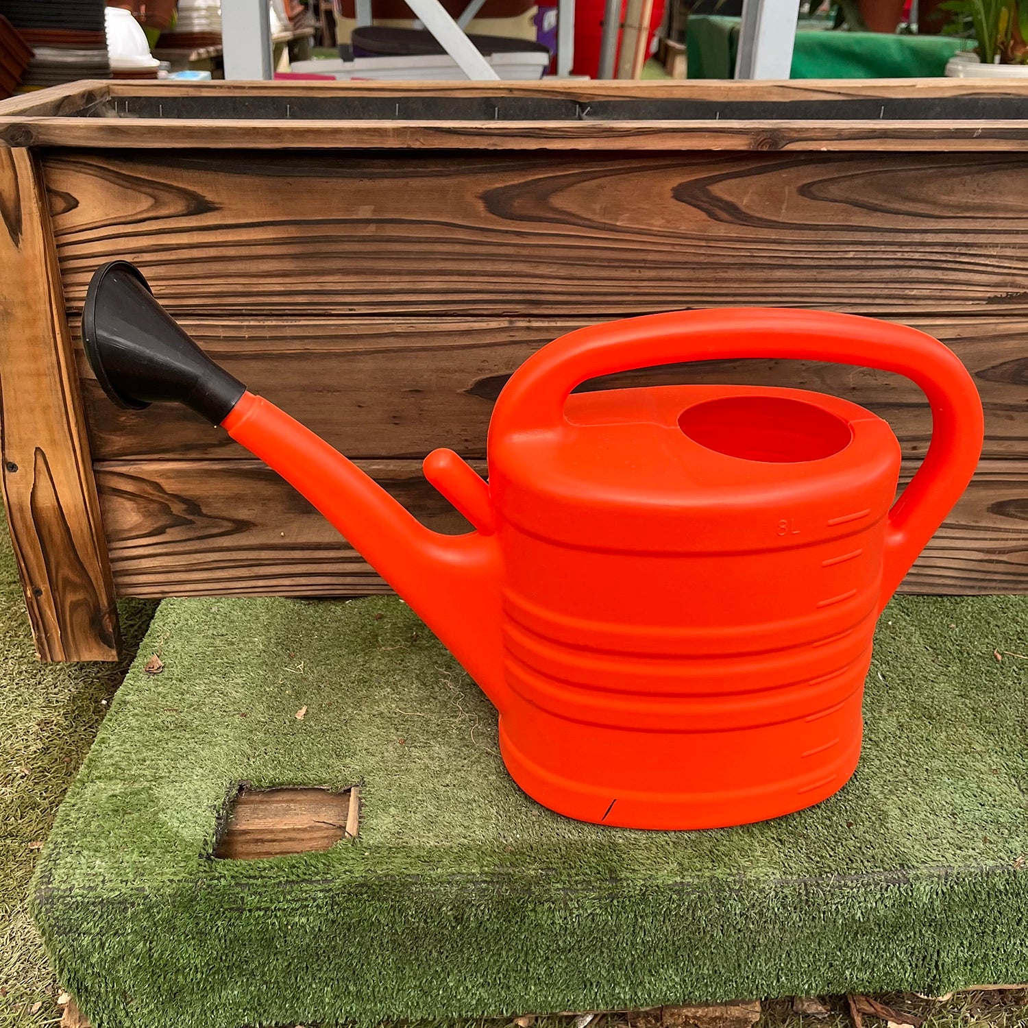 משפך 8 ליטר אדום